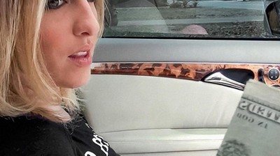 Большой член через дырку