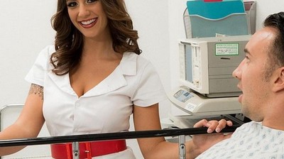 Ебут большим хуем и кончает