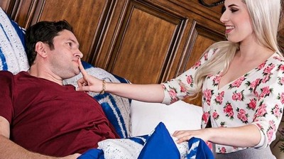 Мама ходит голая перед сыном