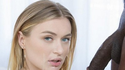 Просит кончить в анал