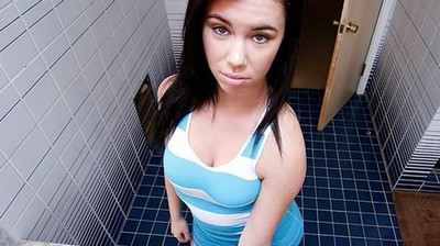 Сосет член вместе женой